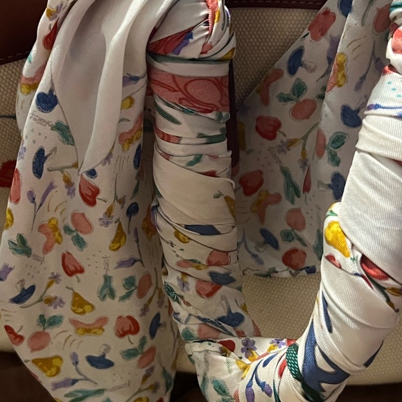 Coach Field Tote Floral w/ Matching Coach Floral Purse, Coach Scarf, & Charm - Picture 10 of 16